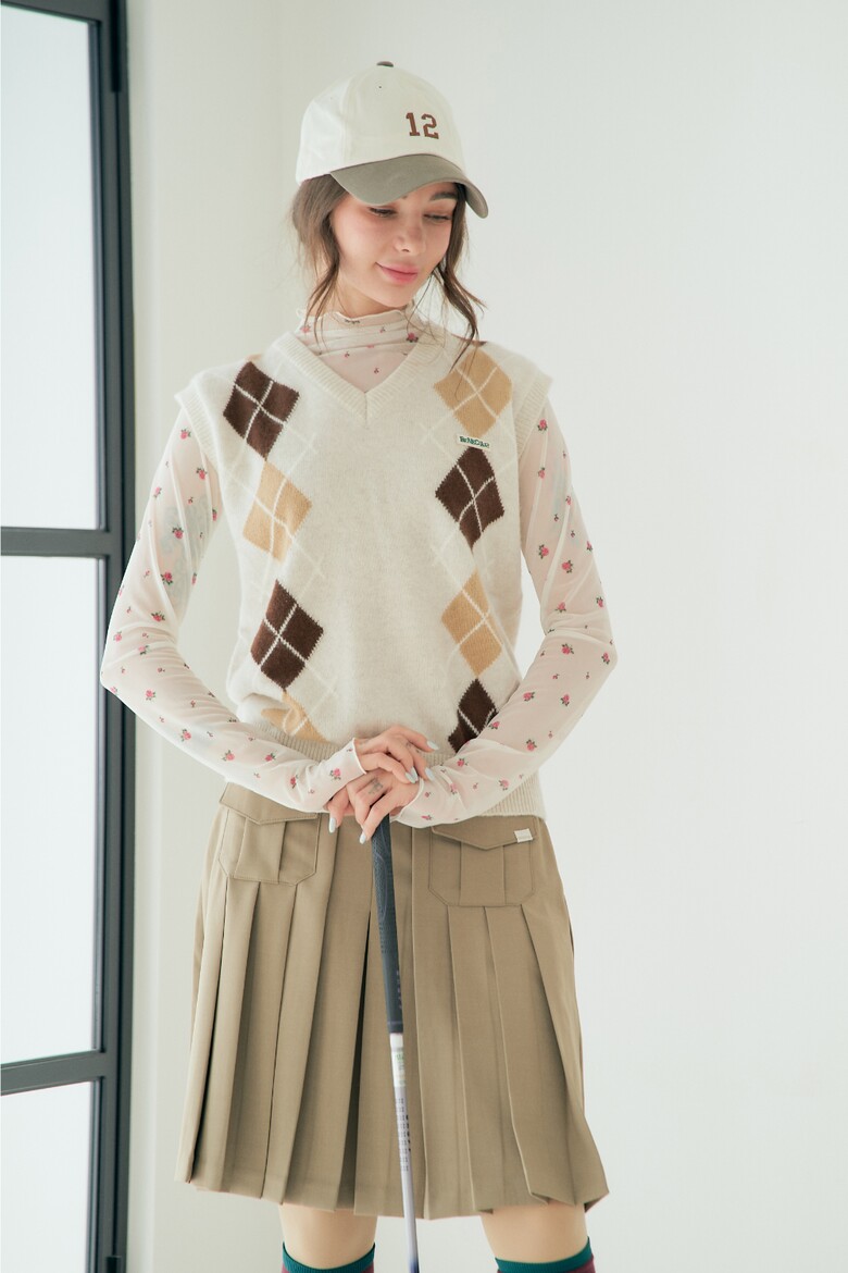 민소매 모델 착용 이미지-S1L3