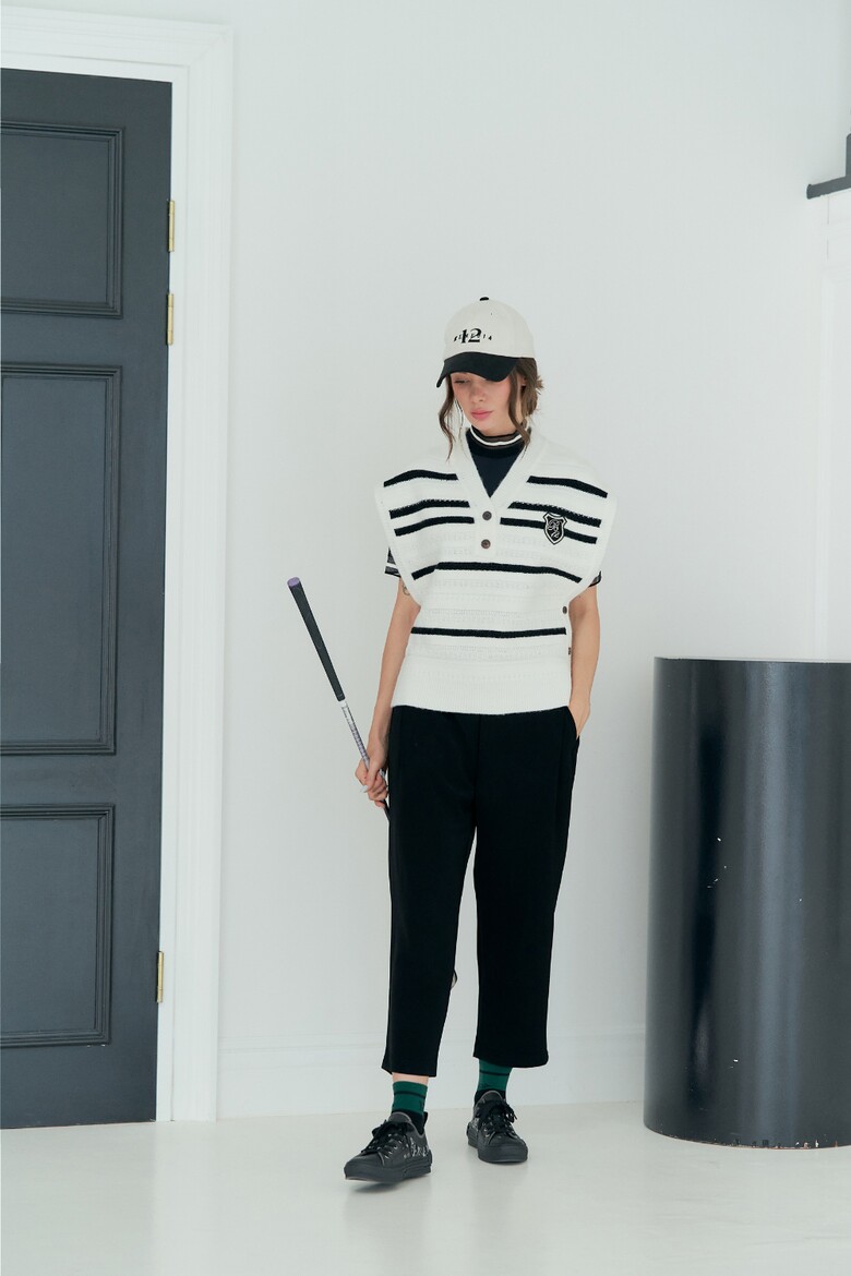 반팔 티셔츠 모델 착용 이미지-S1L5