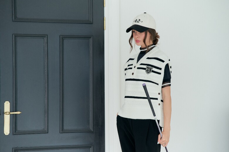 반팔 티셔츠 모델 착용 이미지-S1L21