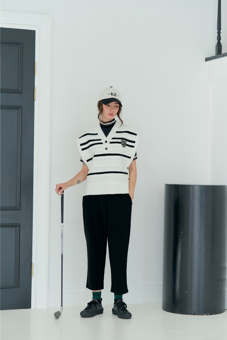 반팔 티셔츠 모델 착용 이미지-S1L2