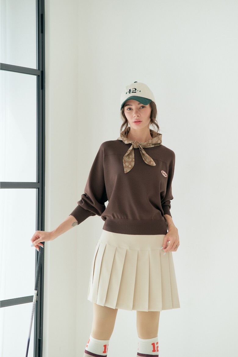 긴팔 티셔츠 모델 착용 이미지-S1L3