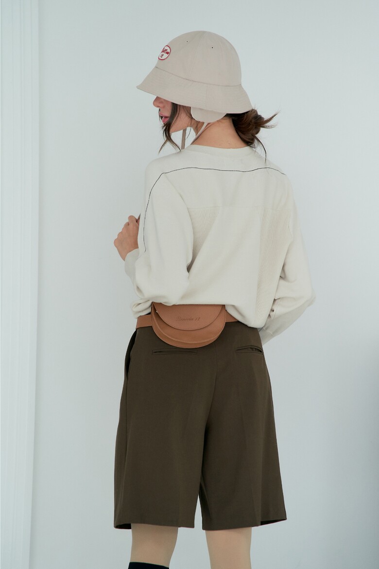 재킷 모델 착용 이미지-S1L4