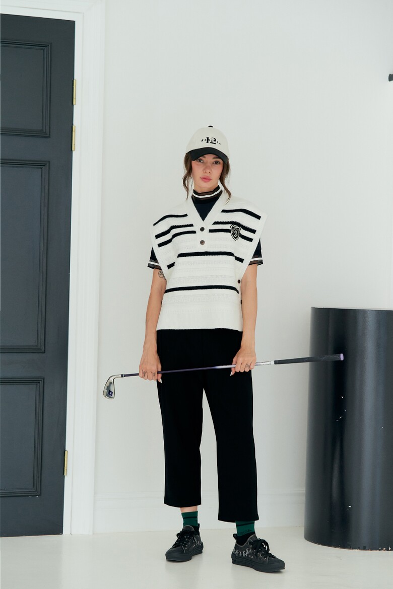 반팔 티셔츠 모델 착용 이미지-S1L7