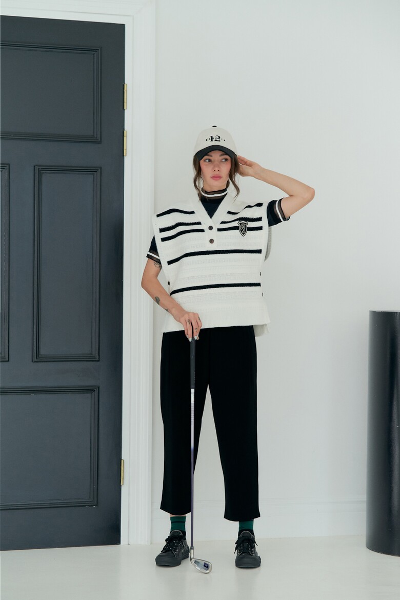 반팔 티셔츠 모델 착용 이미지-S1L10