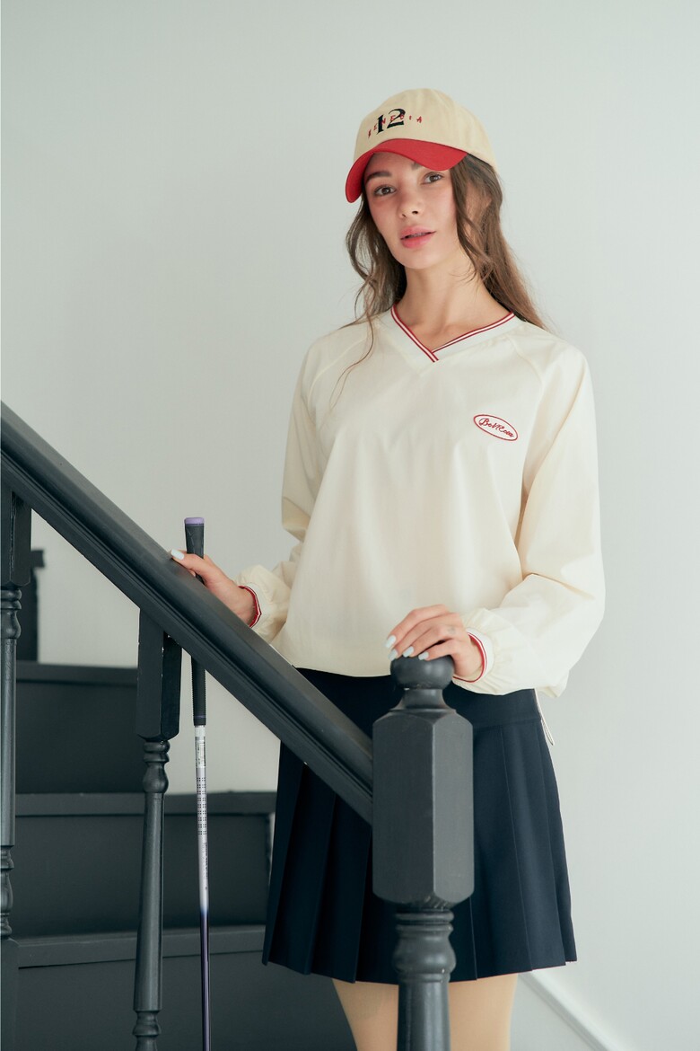 긴팔 티셔츠 모델 착용 이미지-S1L6