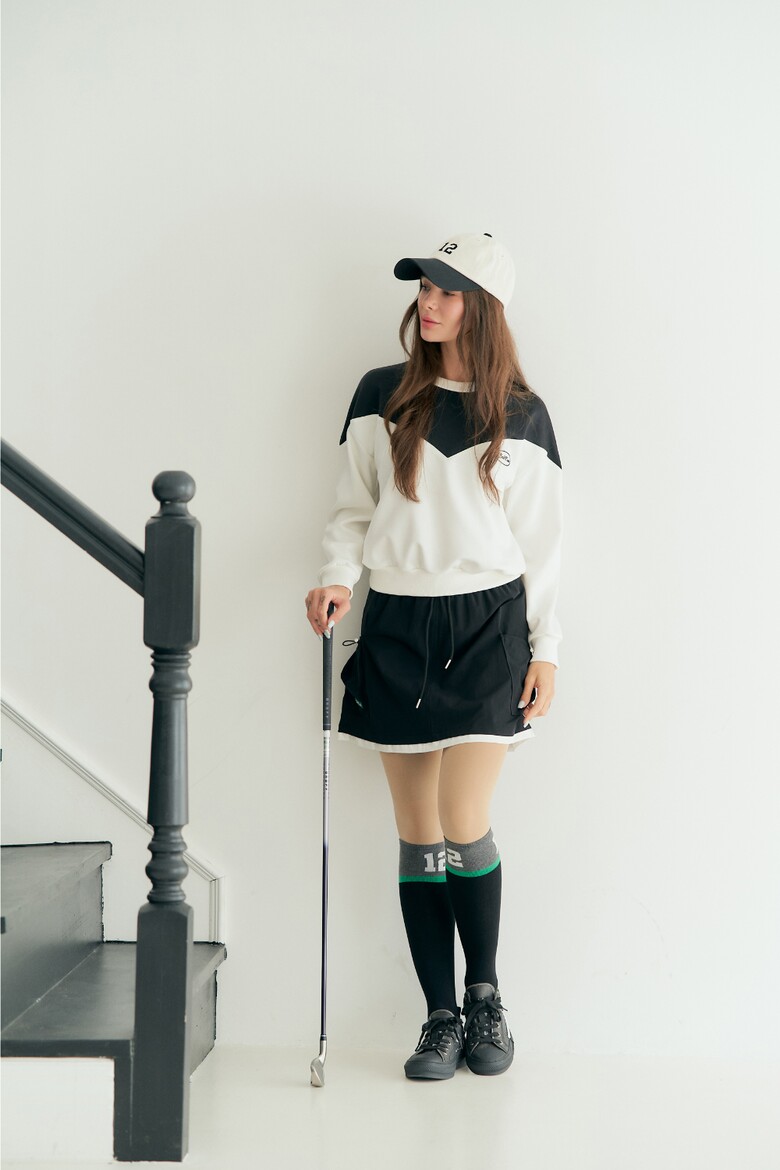 긴팔 티셔츠 모델 착용 이미지-S1L4