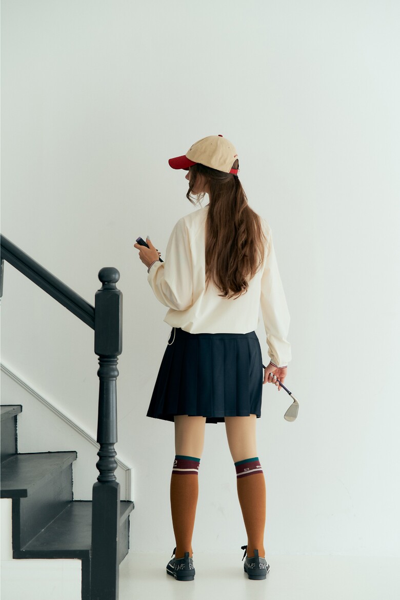 긴팔 티셔츠 모델 착용 이미지-S1L21