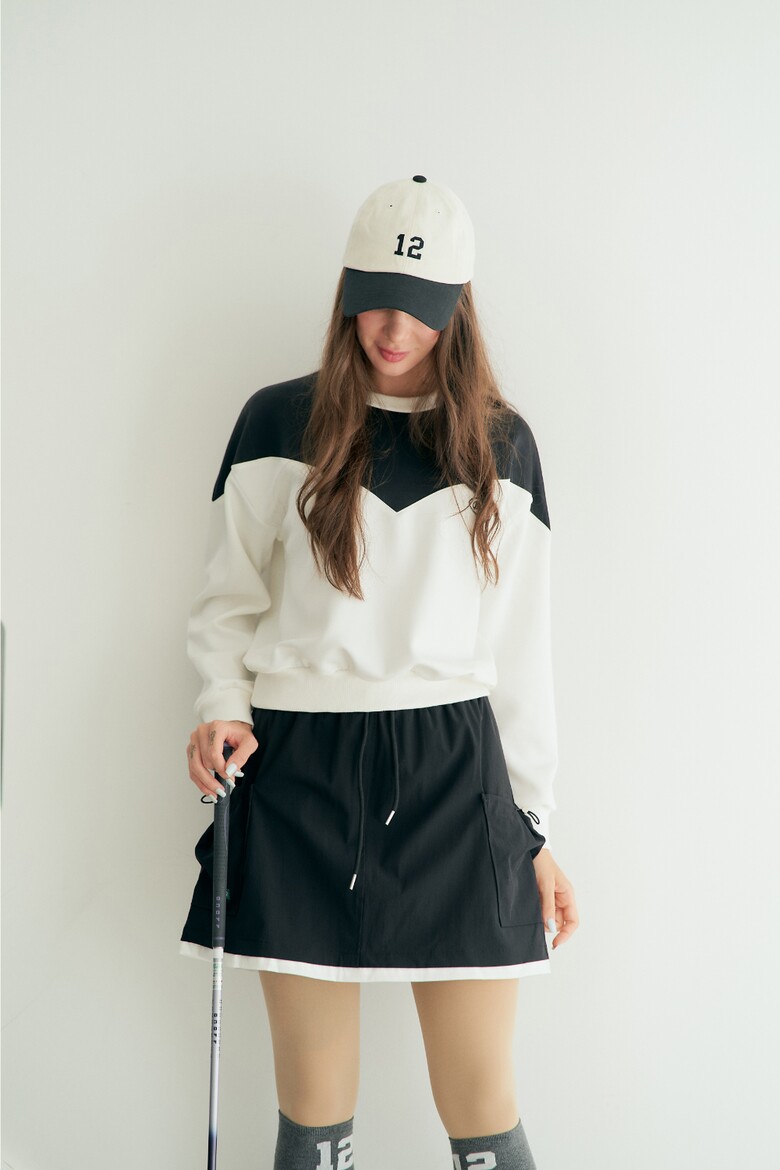 긴팔 티셔츠 모델 착용 이미지-S1L3