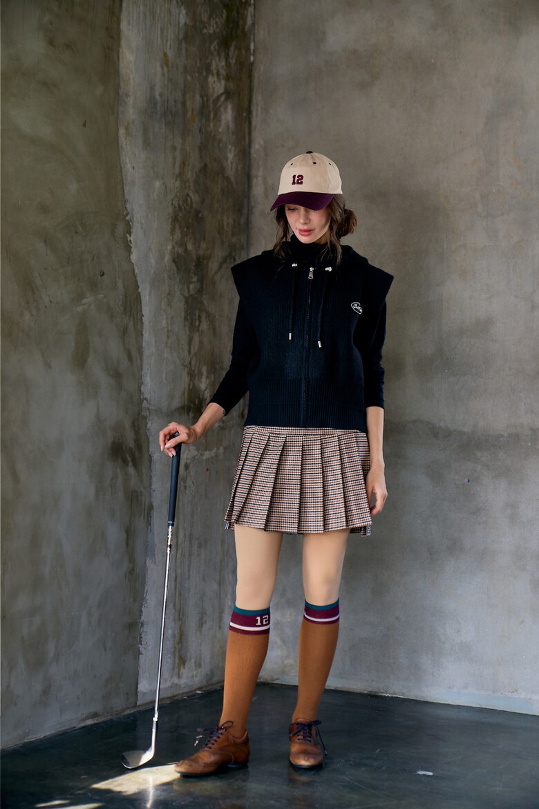 민소매 모델 착용 이미지-S1L23