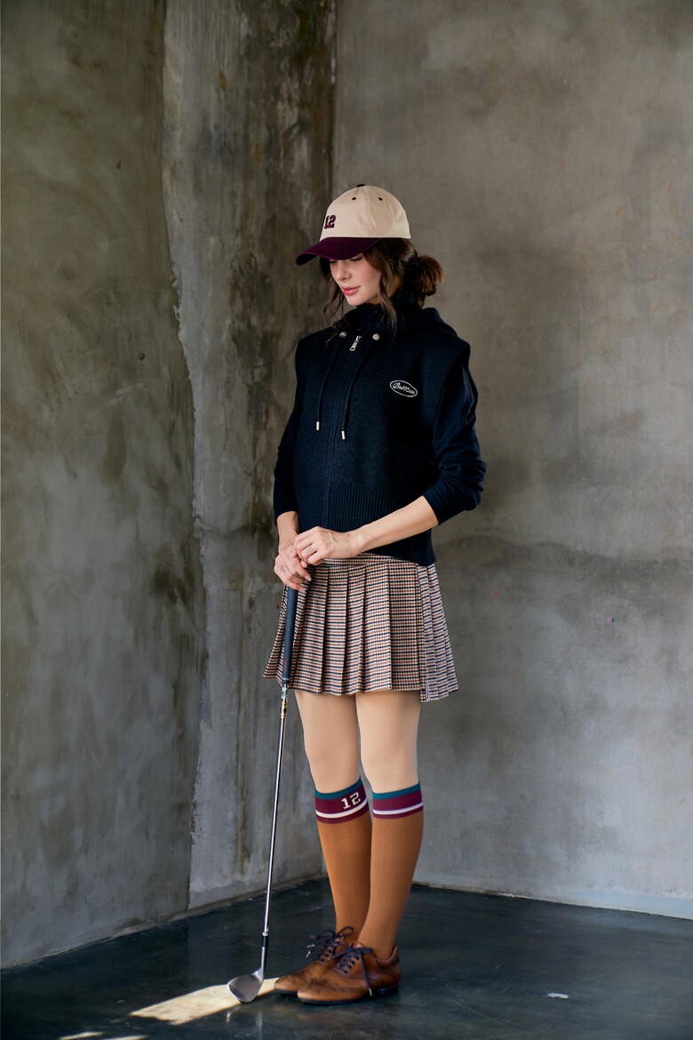 민소매 모델 착용 이미지-S1L21