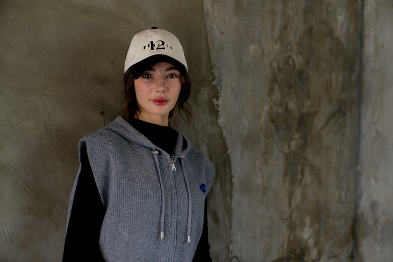 재킷 모델 착용 이미지-S1L8