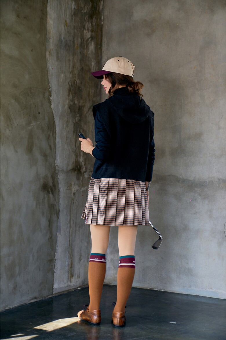 민소매 모델 착용 이미지-S1L20