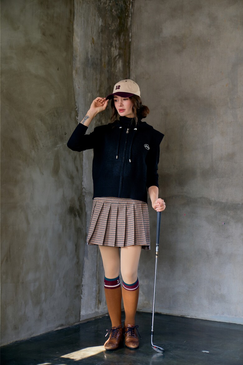 민소매 모델 착용 이미지-S1L17