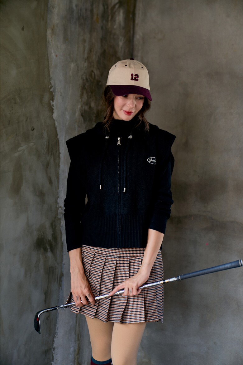 민소매 모델 착용 이미지-S1L2