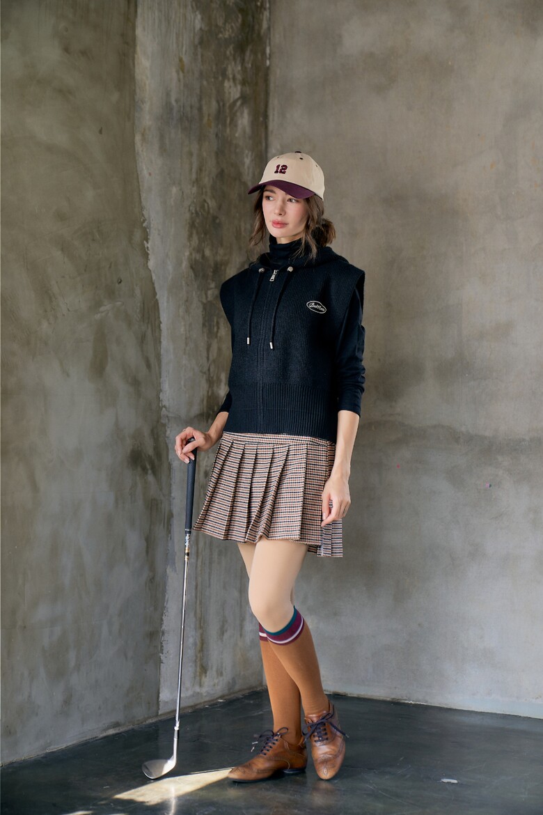 민소매 모델 착용 이미지-S1L22