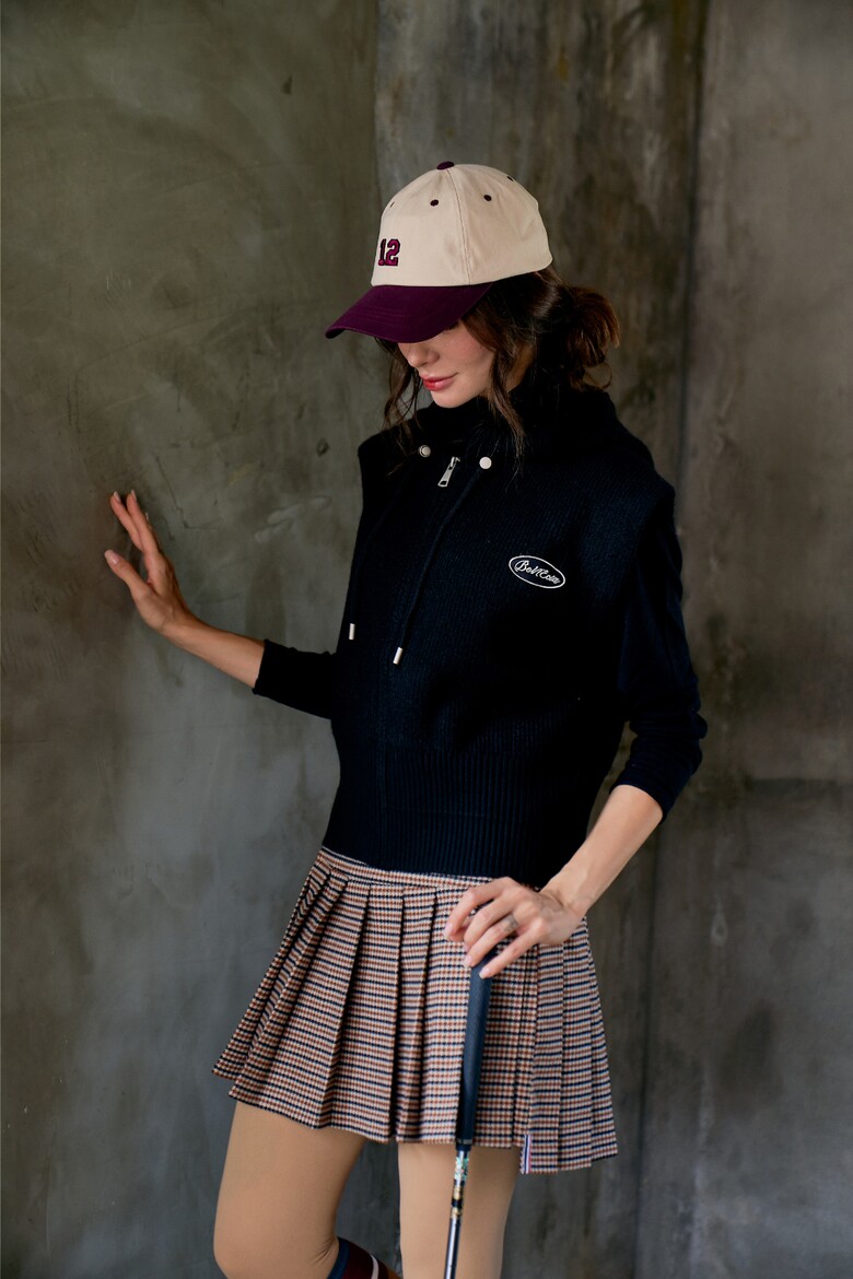 민소매 모델 착용 이미지-S1L8