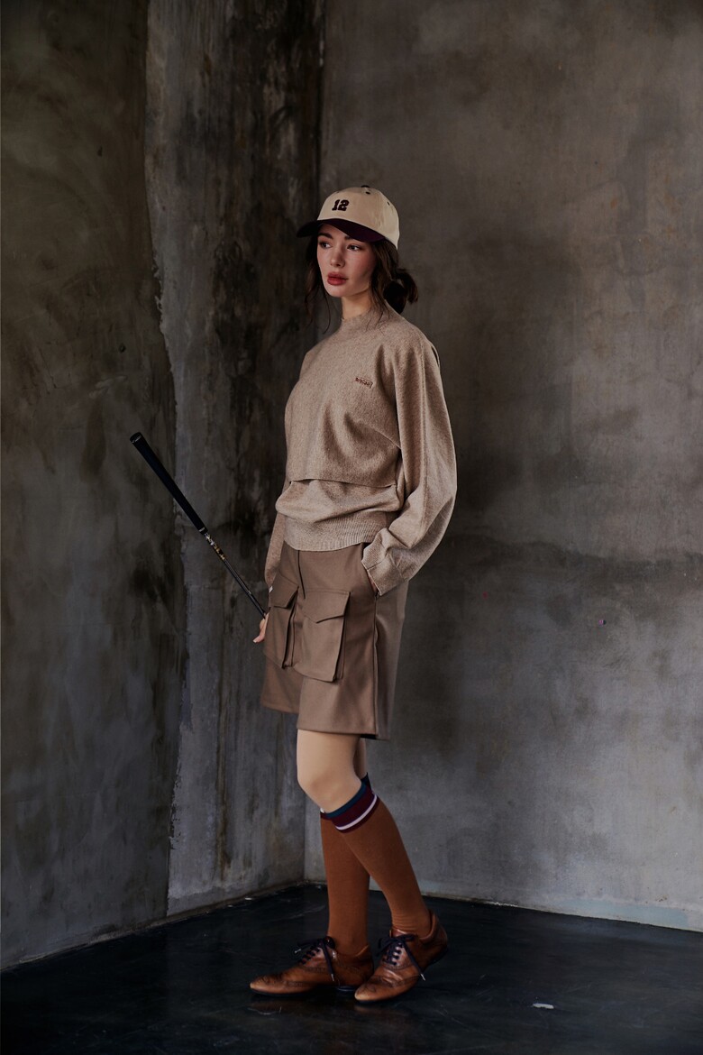 긴팔 티셔츠 모델 착용 이미지-S1L10