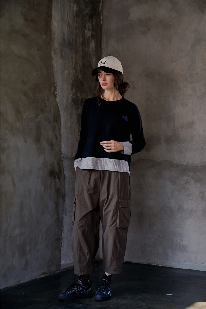 긴팔 티셔츠 모델 착용 이미지-S2L20