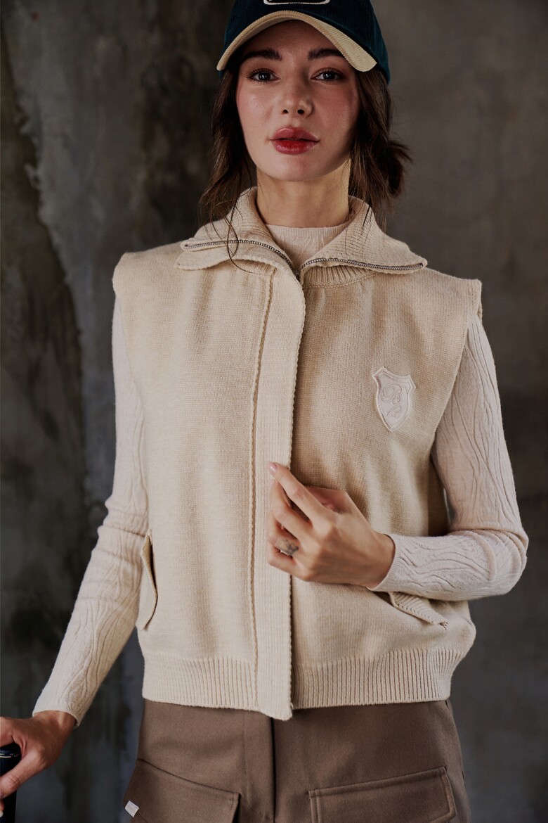 재킷 모델 착용 이미지-S1L3