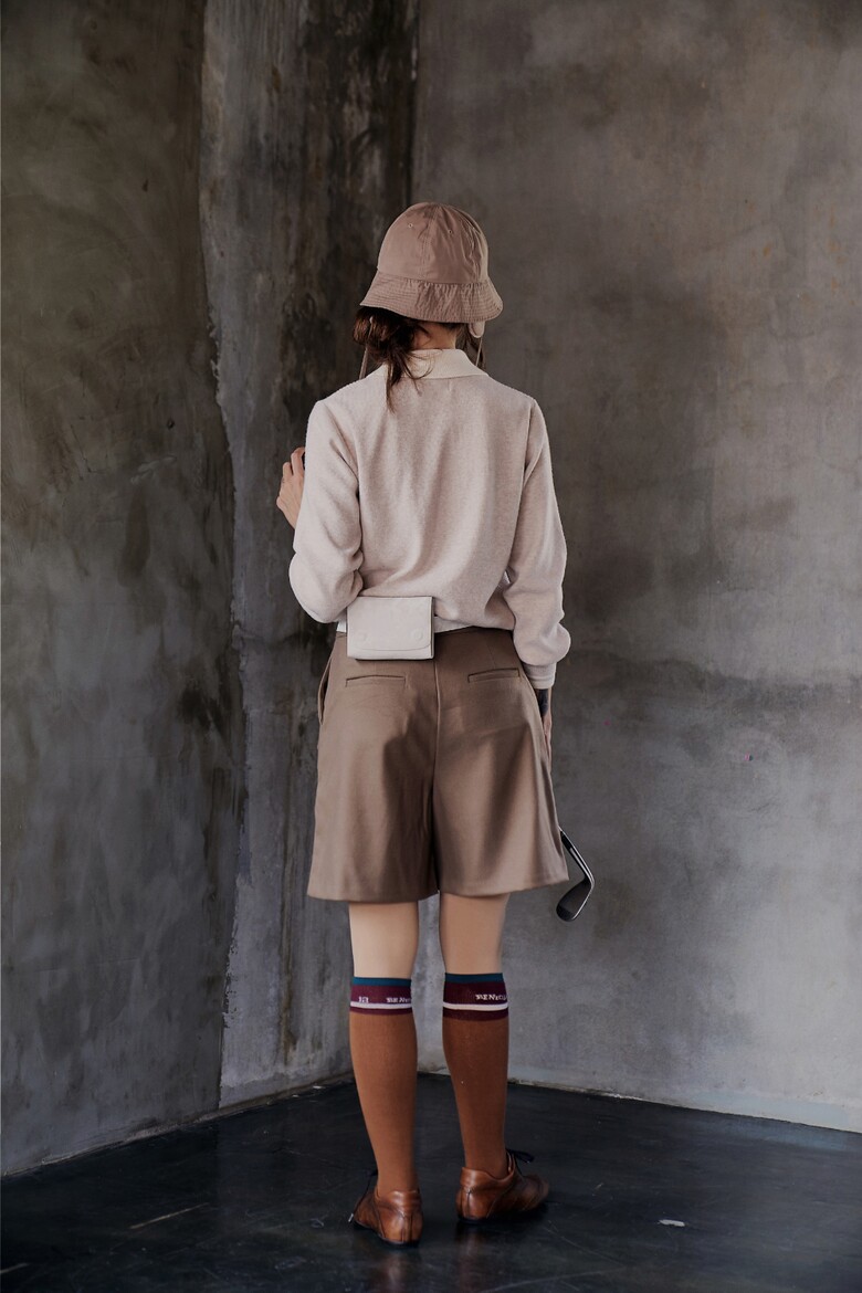 긴팔 티셔츠 모델 착용 이미지-S1L28