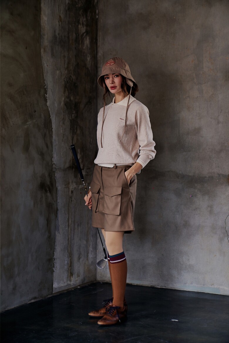 긴팔 티셔츠 모델 착용 이미지-S1L36