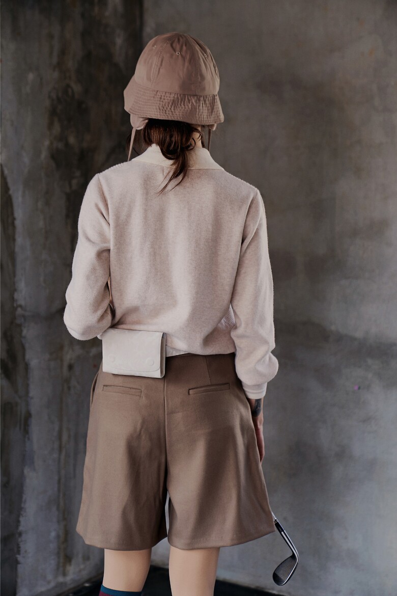 긴팔 티셔츠 모델 착용 이미지-S1L11