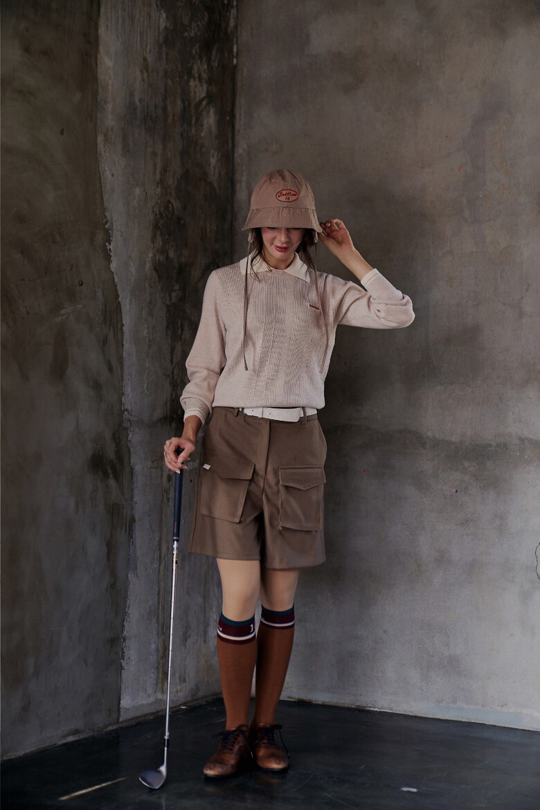 긴팔 티셔츠 모델 착용 이미지-S1L21