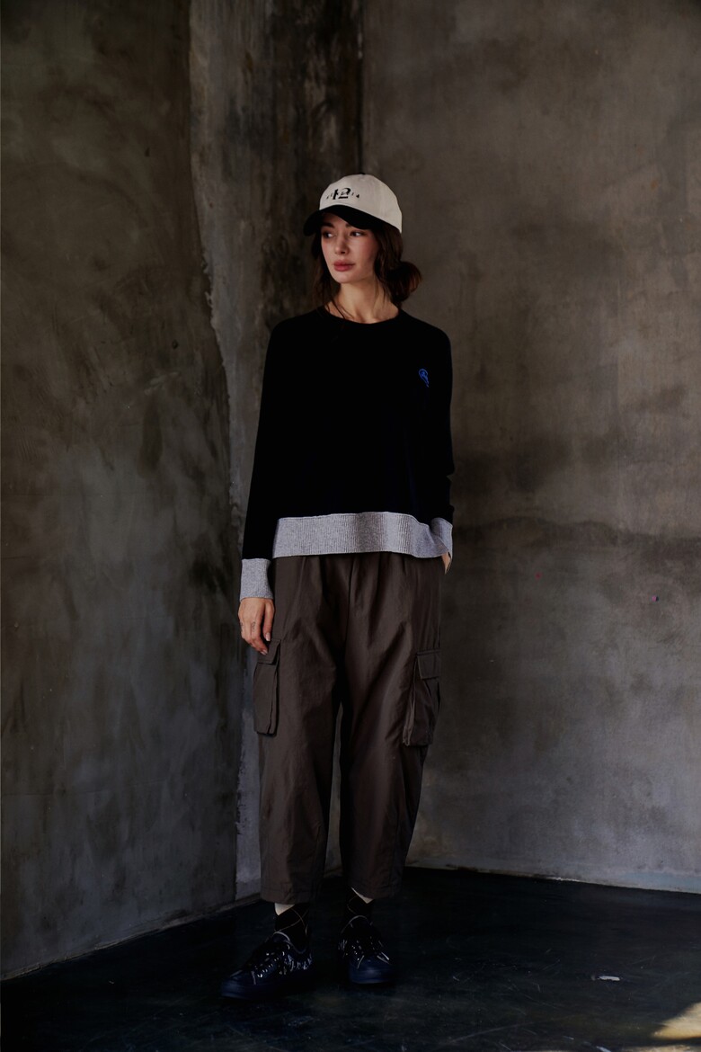 긴팔 티셔츠 모델 착용 이미지-S2L24