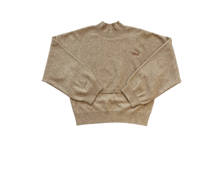 긴팔 티셔츠 크림 색상 이미지-S3L3