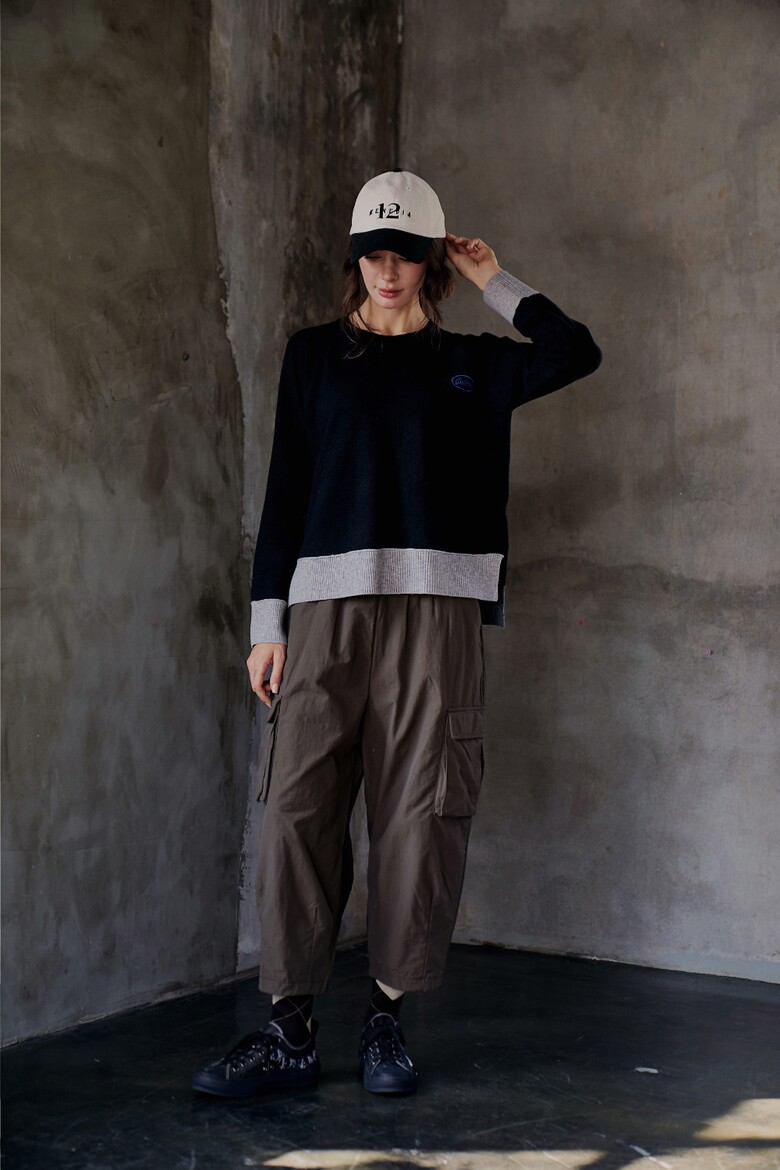 긴팔 티셔츠 모델 착용 이미지-S2L18