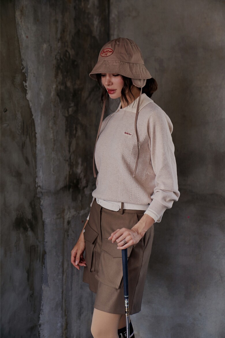 긴팔 티셔츠 모델 착용 이미지-S1L3