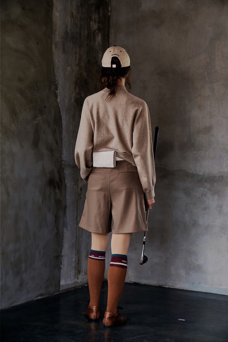 긴팔 티셔츠 모델 착용 이미지-S1L12