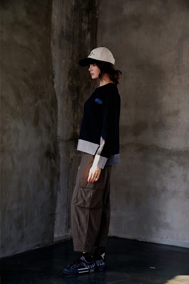 긴팔 티셔츠 모델 착용 이미지-S2L17