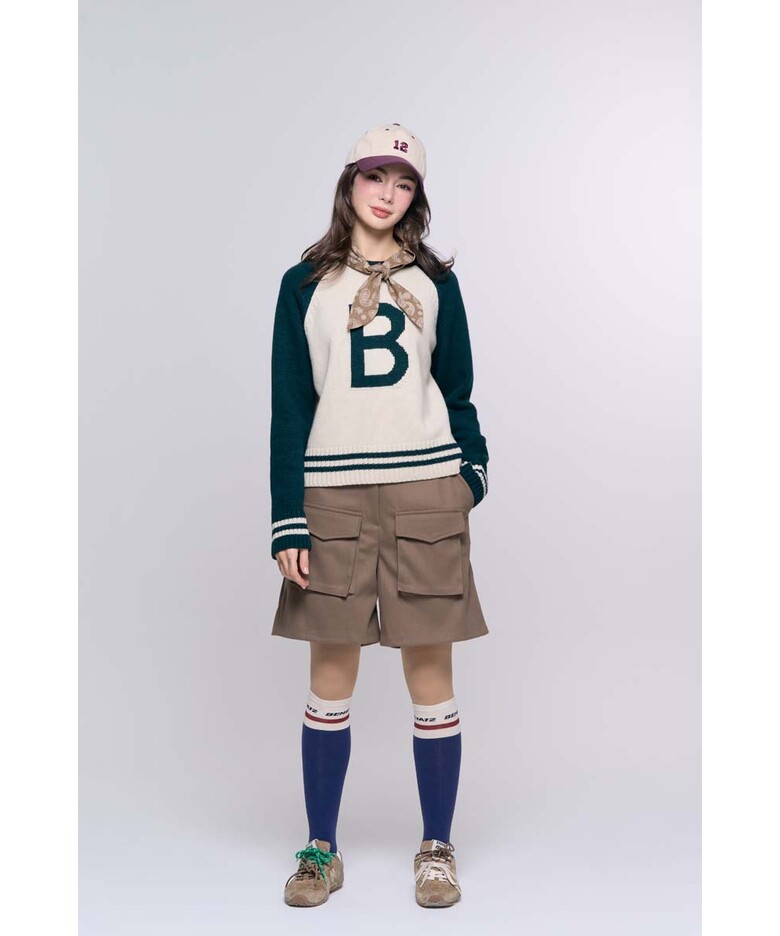 긴팔 티셔츠 모델 착용 이미지-S1L2