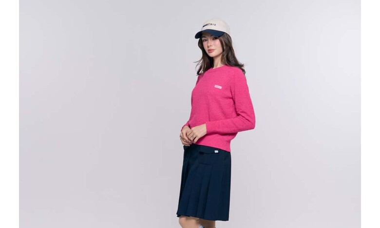 긴팔 티셔츠 모델 착용 이미지-S1L6