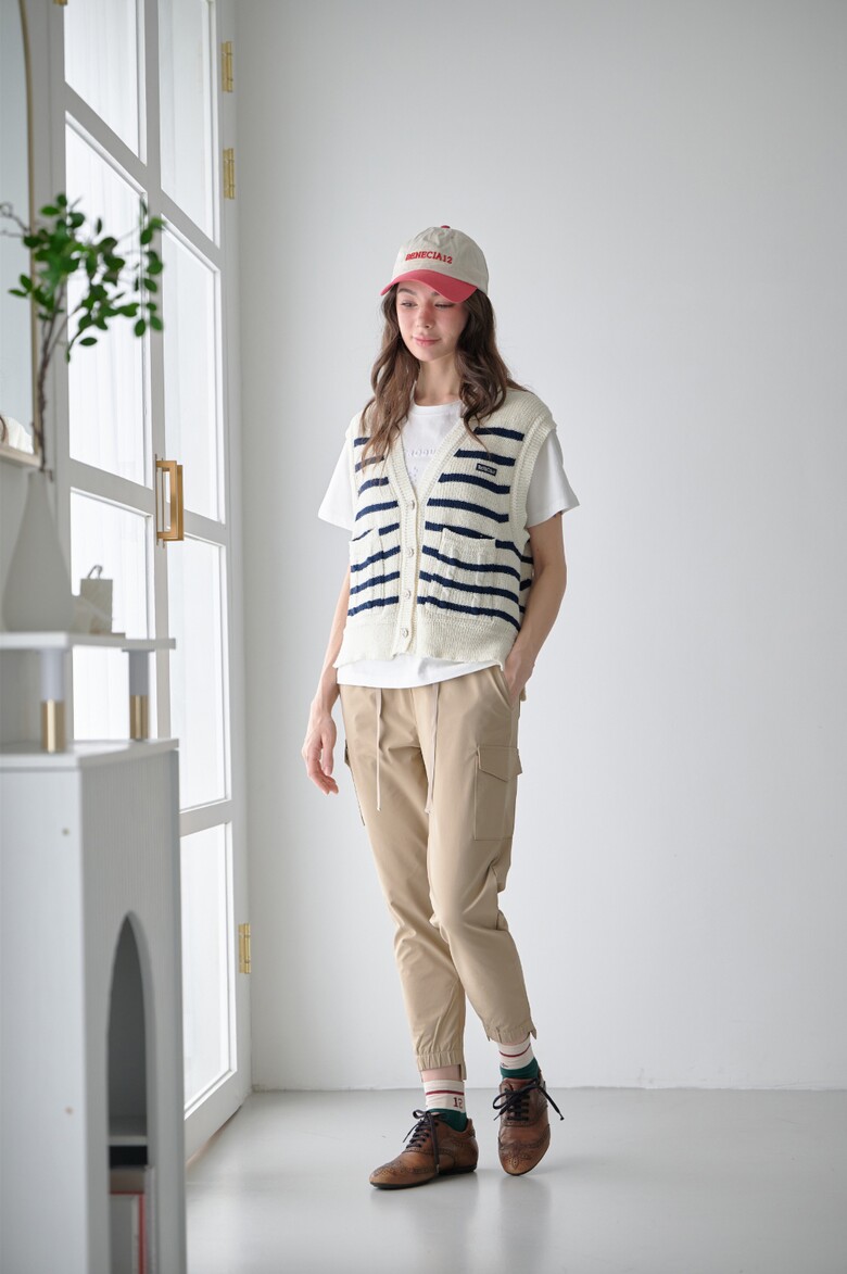 반팔 티셔츠 모델 착용 이미지-S1L4