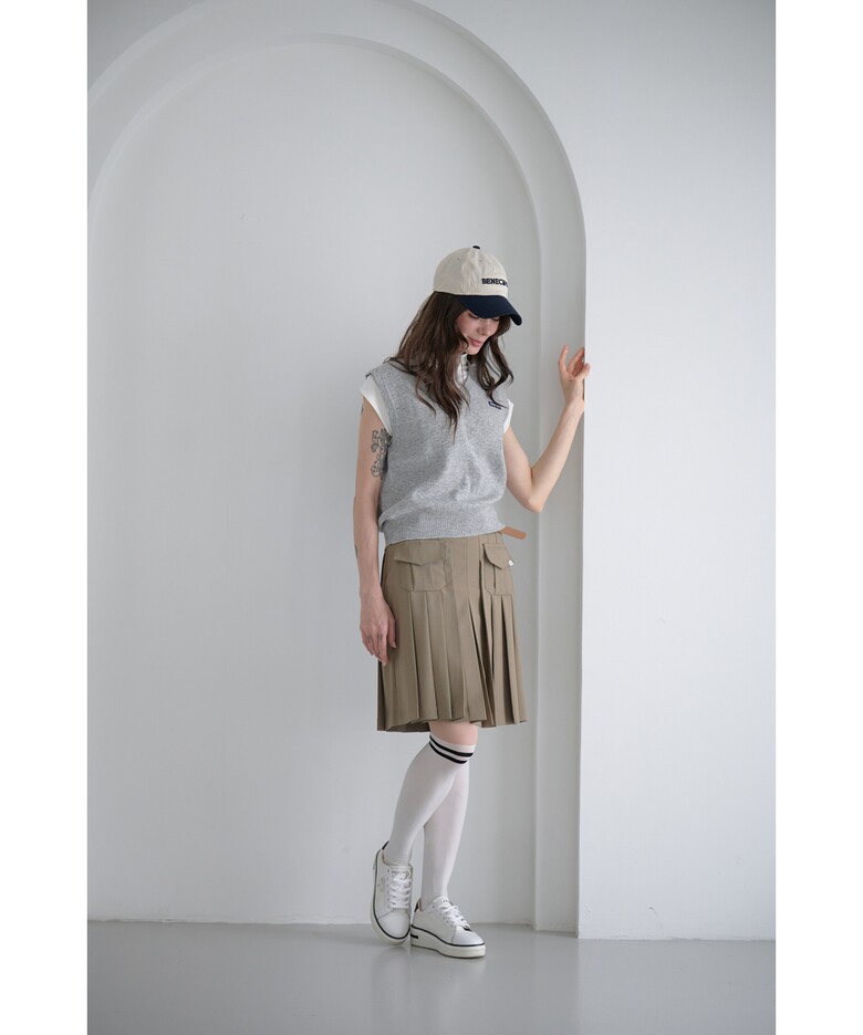 민소매 모델 착용 이미지-S1L11