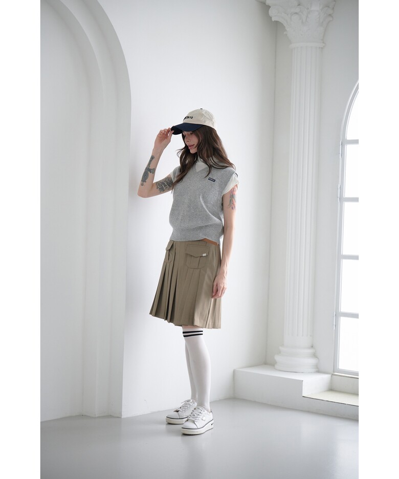 민소매 모델 착용 이미지-S1L30