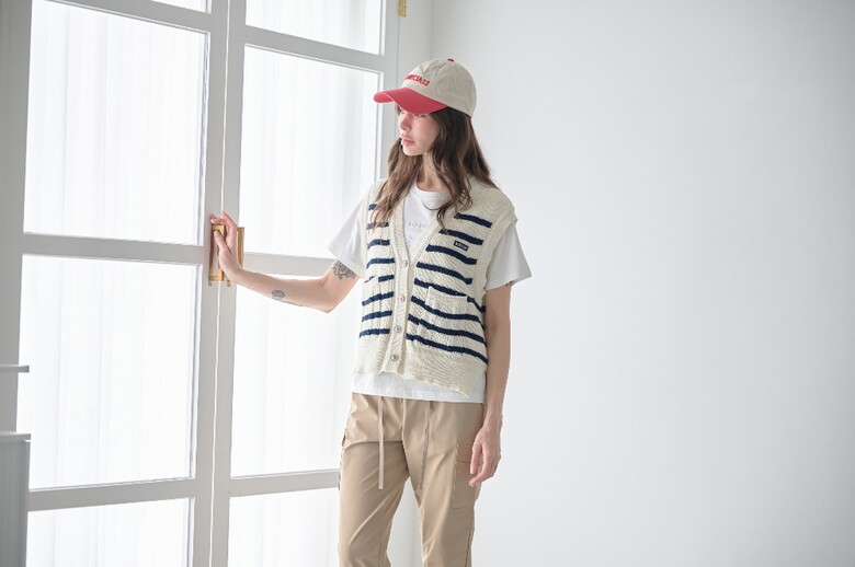 반팔 티셔츠 모델 착용 이미지-S1L19