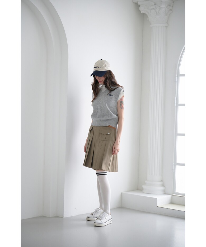 민소매 모델 착용 이미지-S1L31