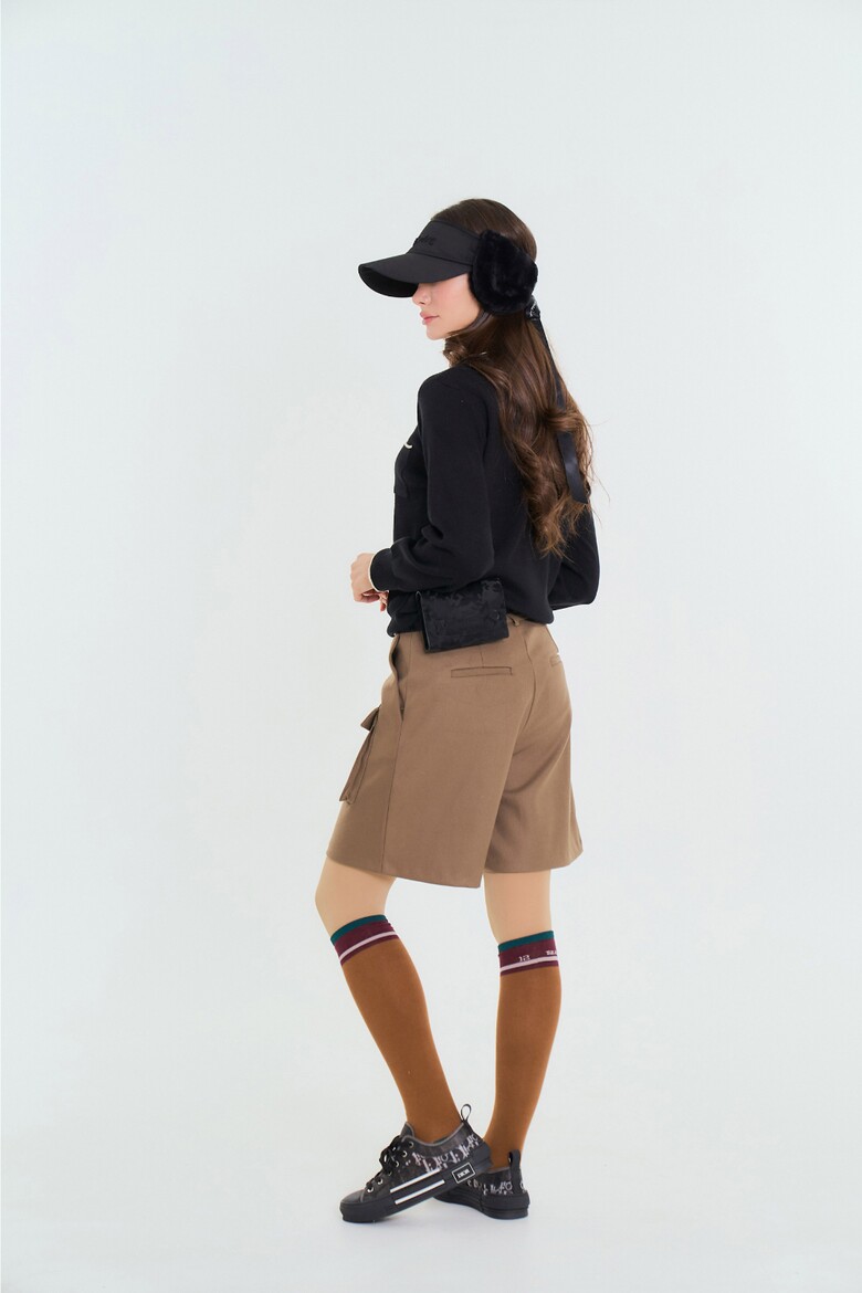 반바지 모델 착용 이미지-S5L7