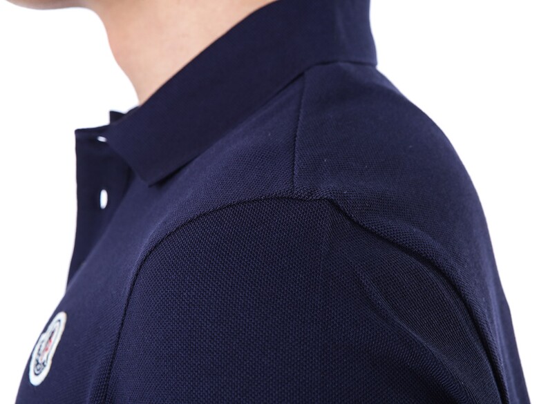 반팔 티셔츠 측면 실루엣컷