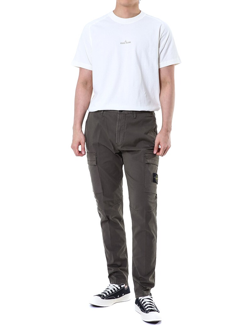 스톤아일랜드 와펜패치 카고 팬츠정면 착용컷