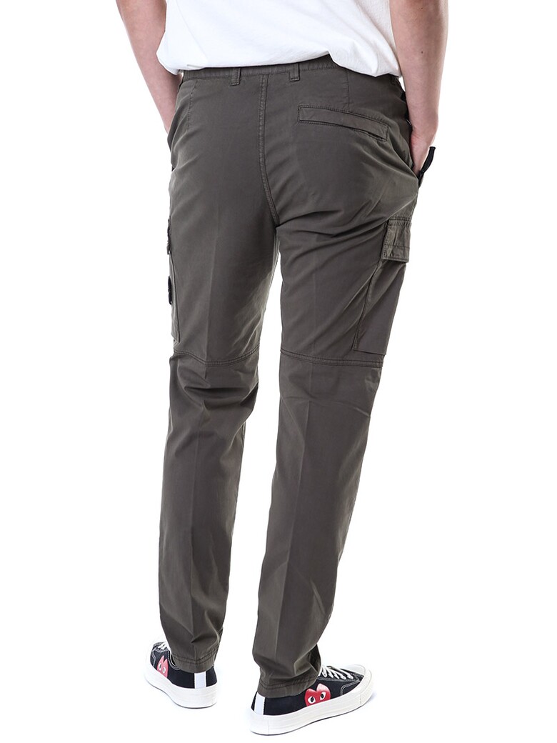 스톤아일랜드 와펜패치 카고 팬츠소매 확대컷