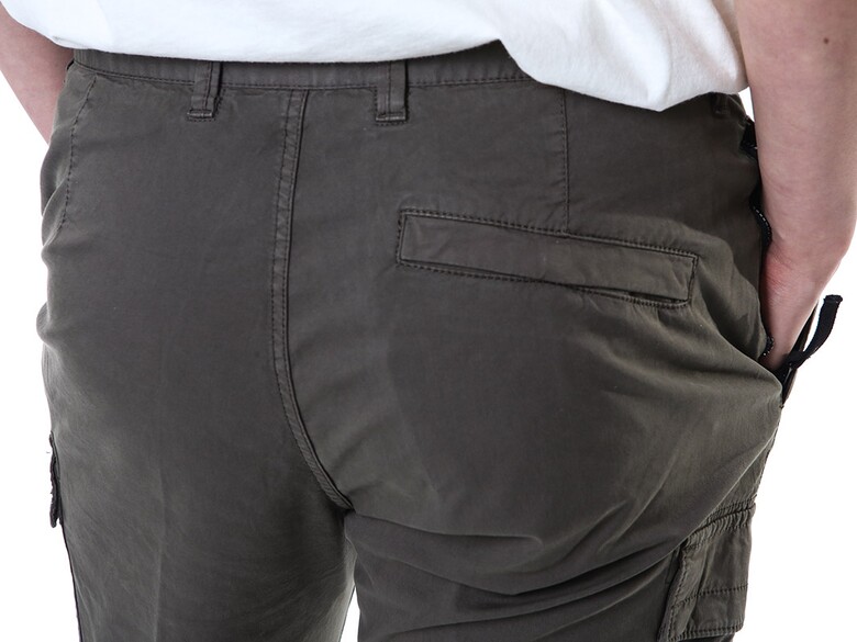 스톤아일랜드 와펜패치 카고 팬츠넥라인 강조컷