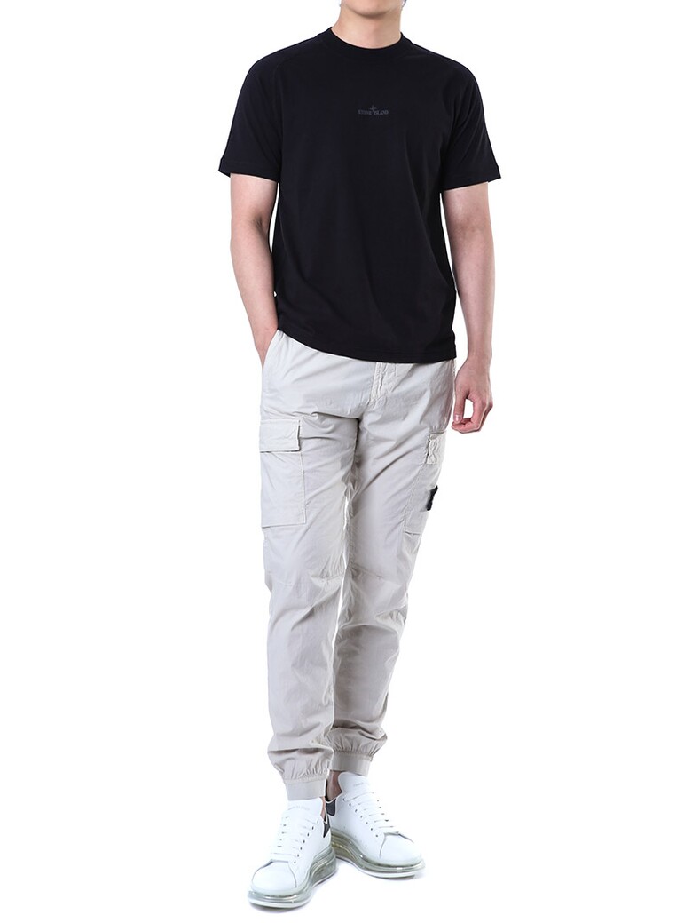 반팔 티셔츠 심플 전신컷